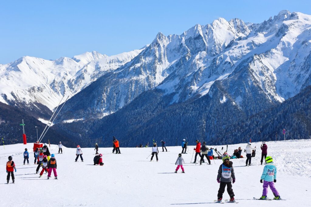 skieurs sur le plateau