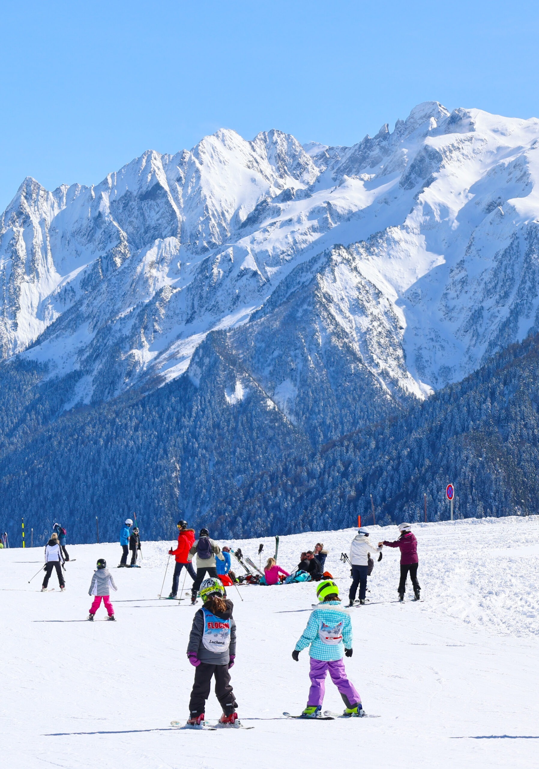 superbagnères enfant piste verte estives panorama neige