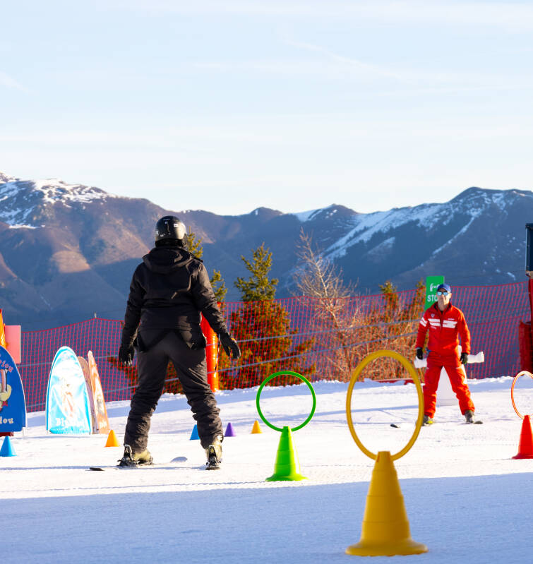 superbagnères_esf__adulte_débutant©hgmontagne débutants-en-ski